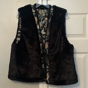 FREE PEOPLE FAUX FUR VEST